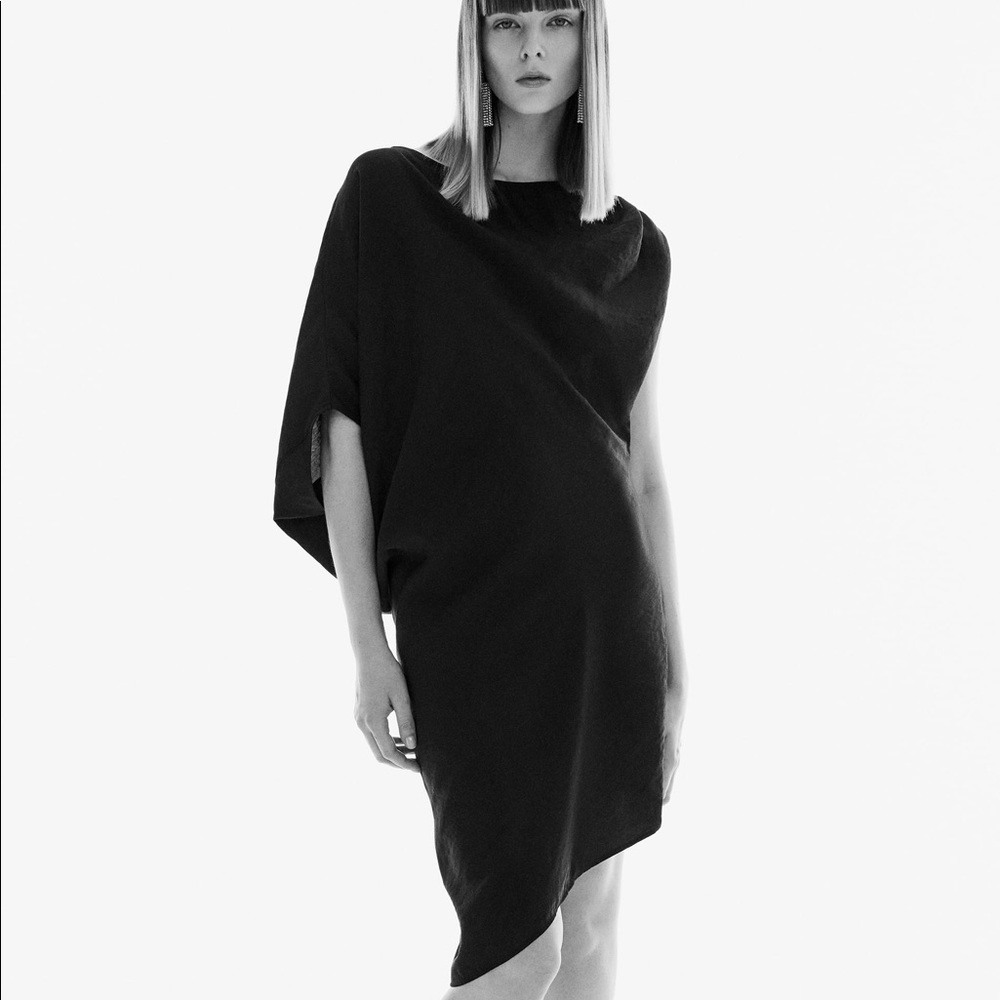 Zara ASYMMETRIC PLEADED Mini DRESS Round Neckline Short Sleeve BLACK SIZE M new
